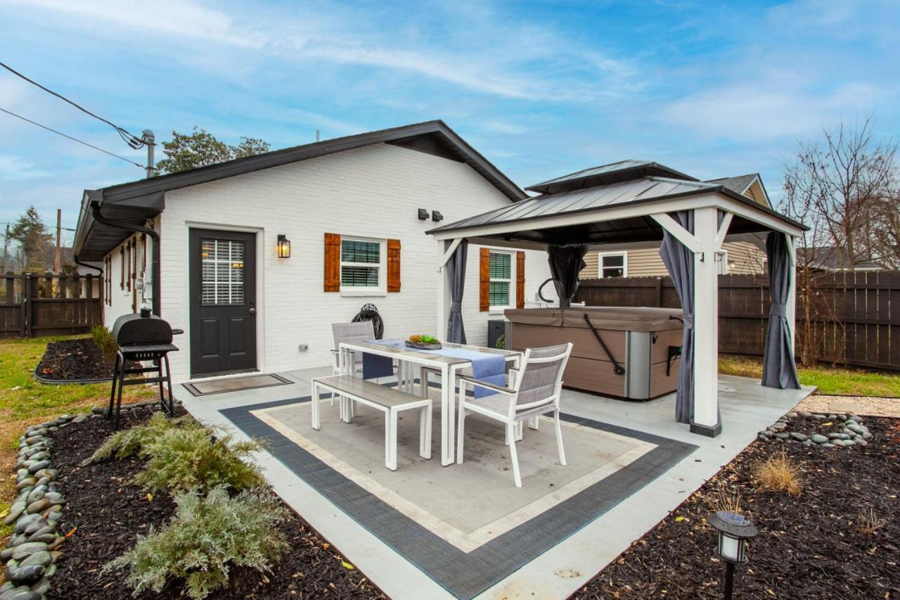 Blue Valley Inn - Hot Tub & Spacious Play Area! Knoxville Exterior foto